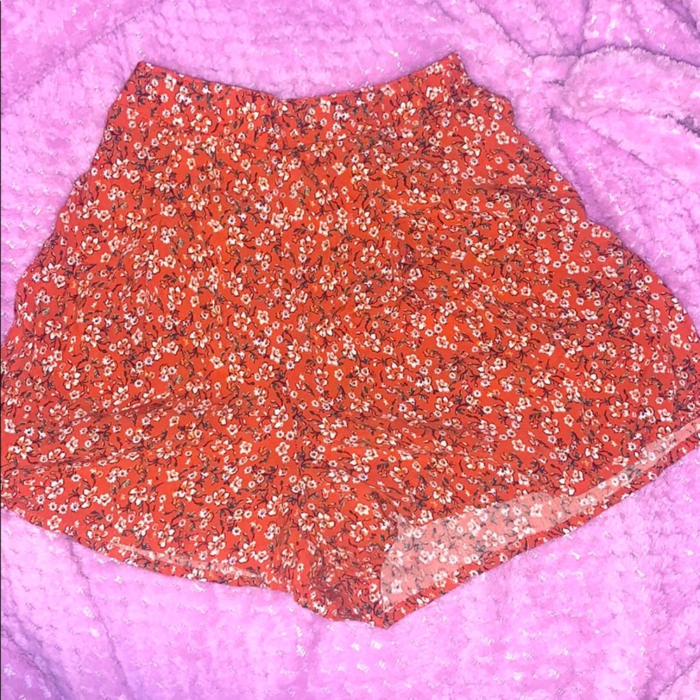2 high wasted shorts 🩳 🙈 size: XS